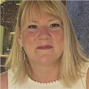 Profesora titulada de francés, español para extranjeros, inglés.